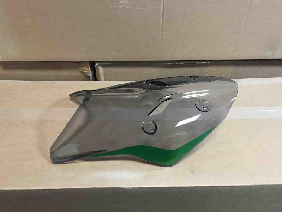 Вітрове скло Bajaj Dominar UG2