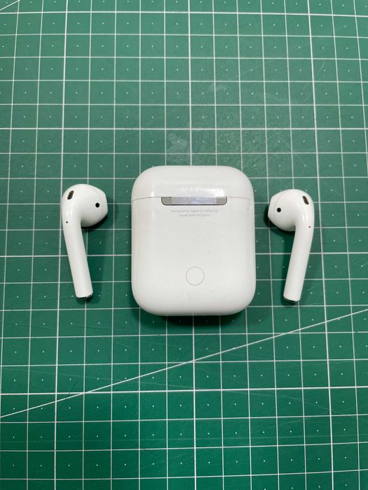 AIRPODS APPLE Version 6A32664752179415427122