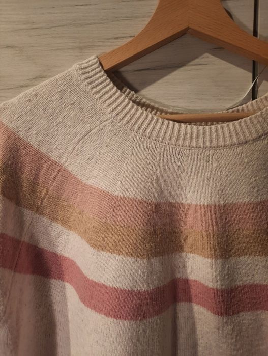 beżowy sweter Hampton Republic