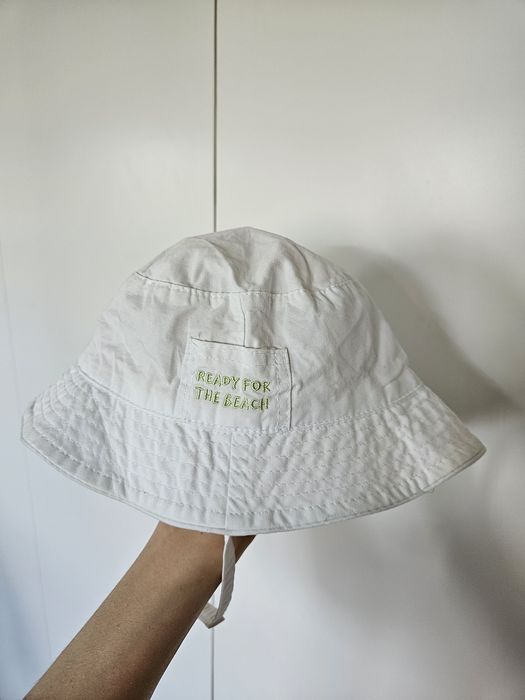 Kapelusz Zara dla chłopca 100% bawełna biały z troczkami