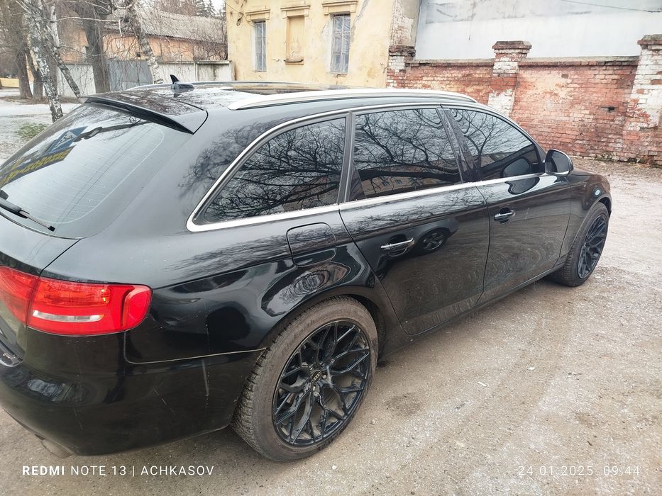 Audi A4 B8 Avant 2011 | Quattro | ZF 8HP | Панорама | 19" Диски