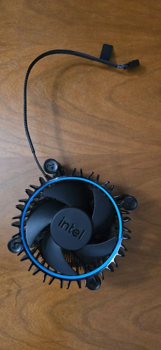 Intel i3 12100F com cooler (socket LGA 1700)