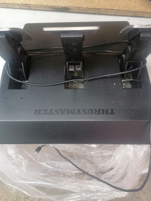 * Thrustmaster *