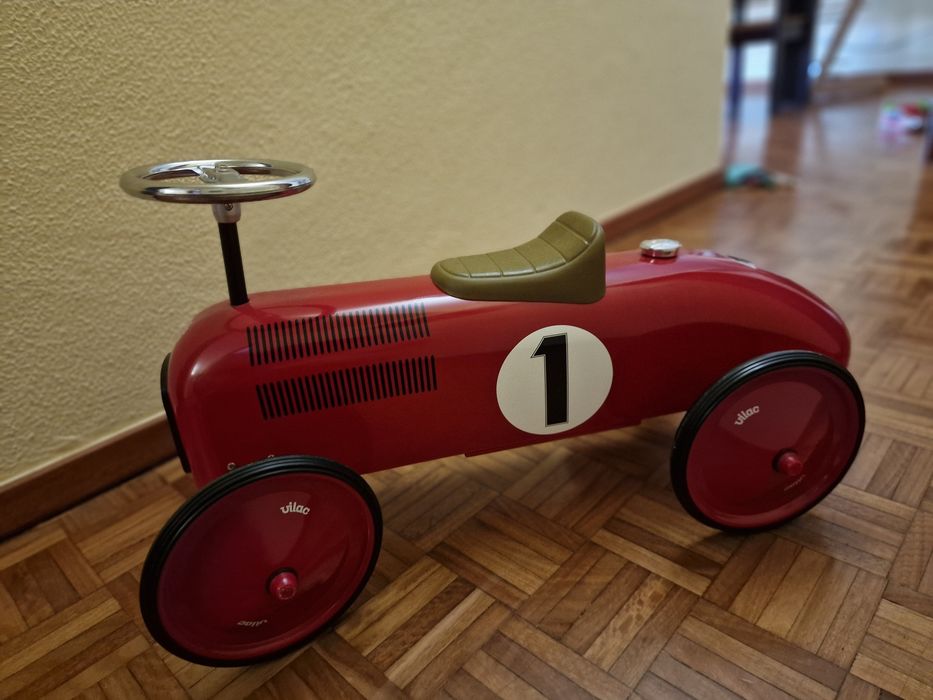 Carrinho clássico para.bebé, vermelho, bom estado