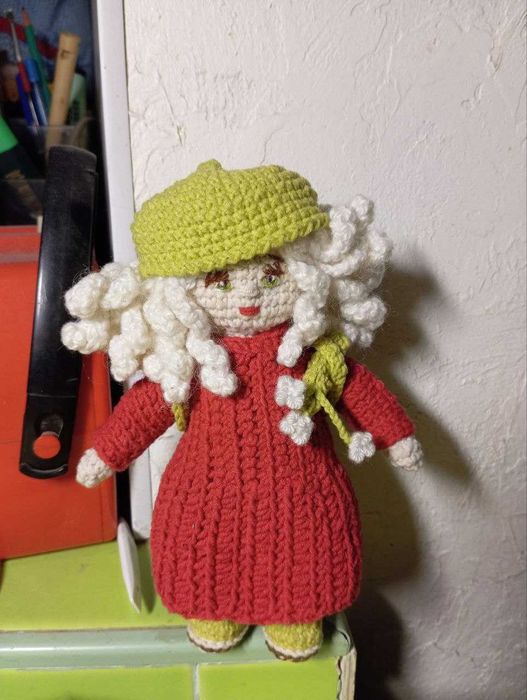 Унікальна ручна робота - колекційна лялька в'язана крючком