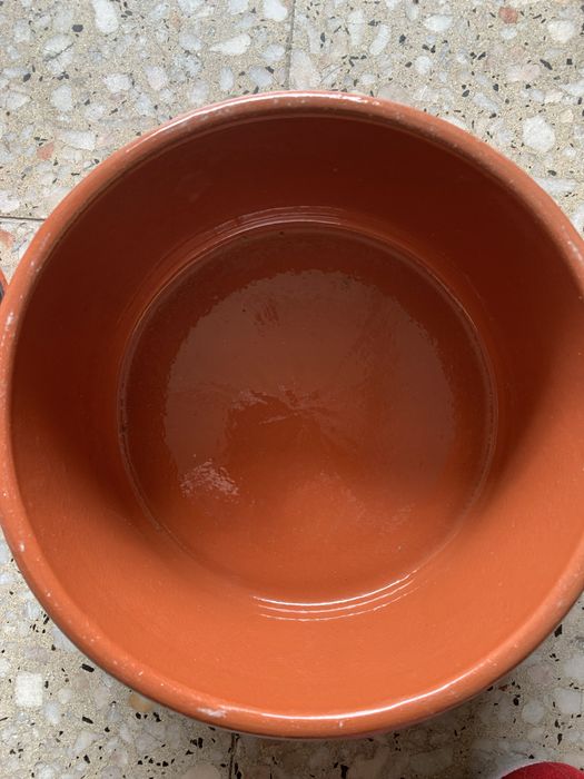 Tacho em barro pintado
