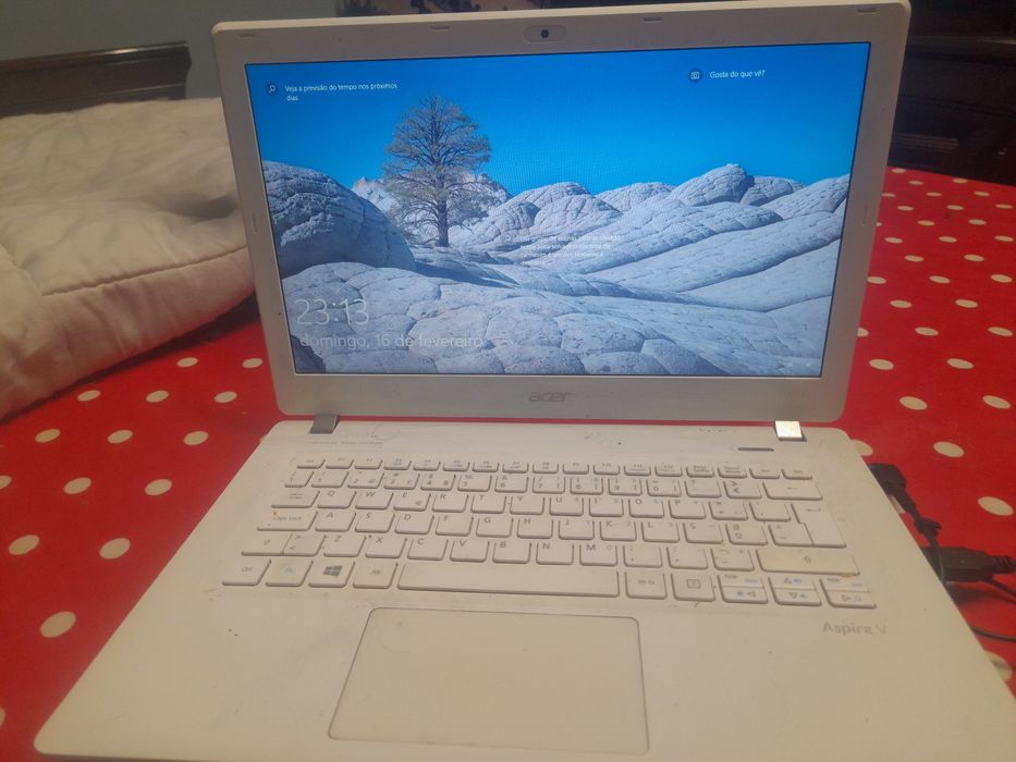 Acer Aspire V3 Notebook | 17.3" Display | 4GB RAM | 500GB HDD64564413885314122