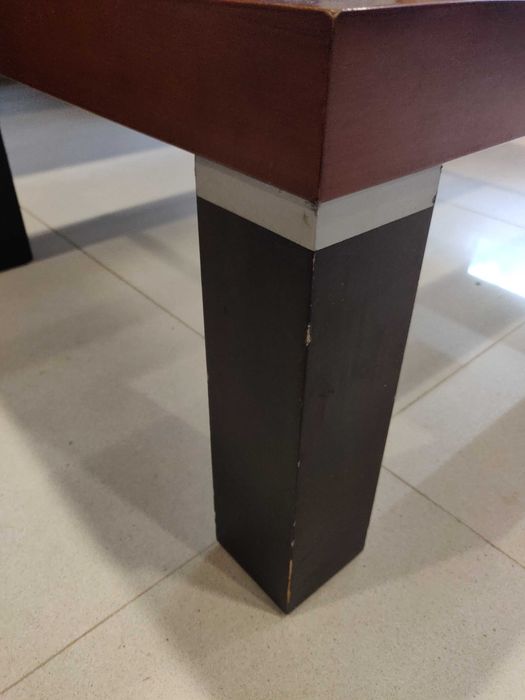 Mesa de café, em madeira