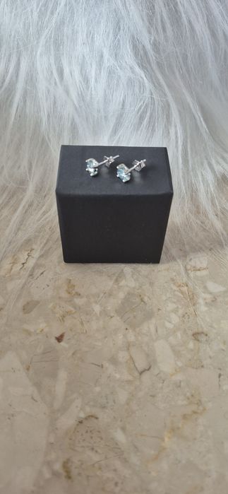 Srebrne kolczyki z jasnoniebieskim moissanitem 0.5 ct x 2