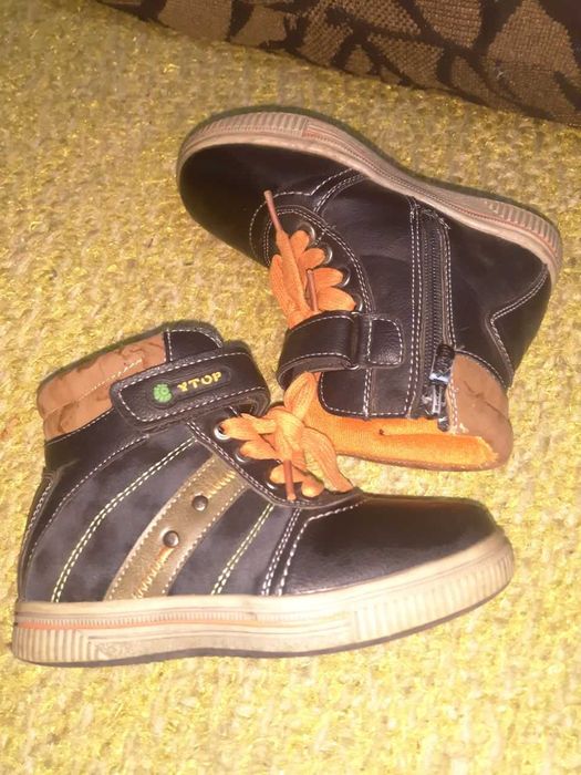 Продам дитячі ботінкі