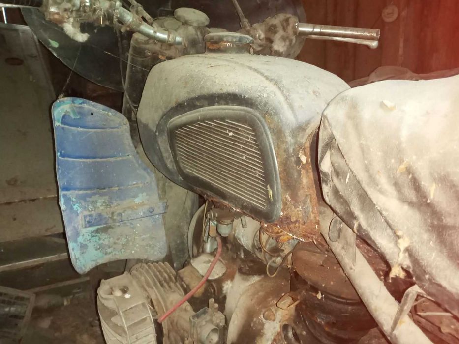 Кас 750 має гараж