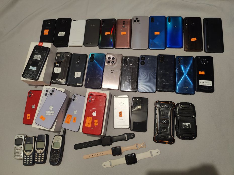 Лот телефонів iPhone 8 256гб