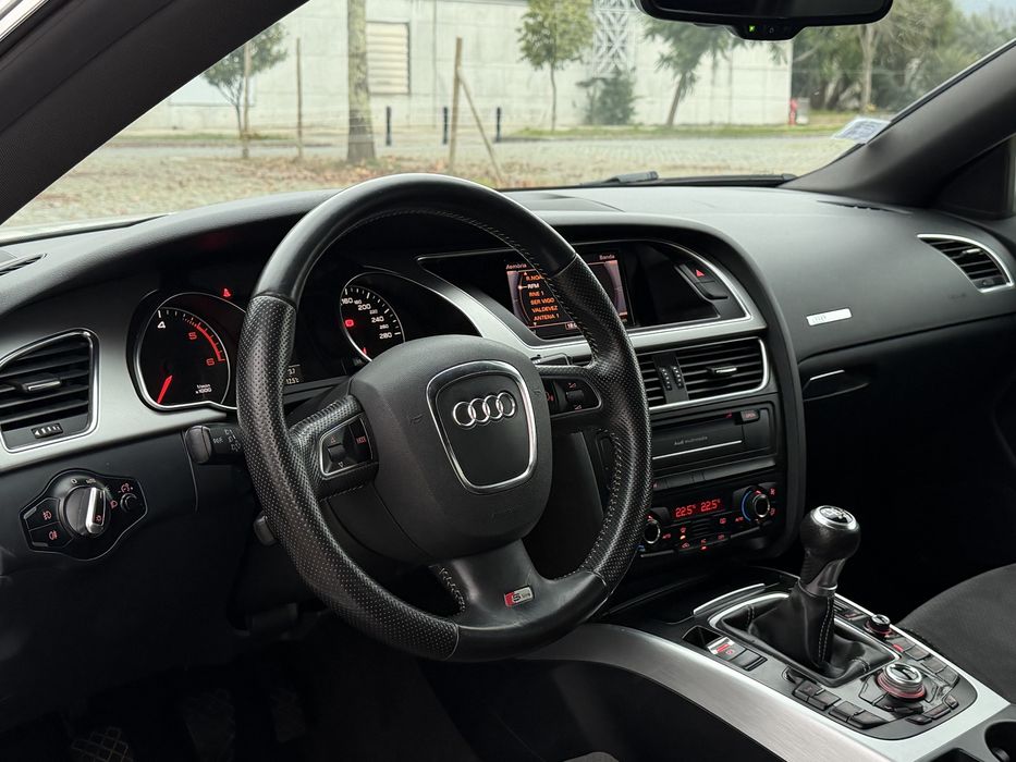 Audi A5 2.0 TDI S-LINE
