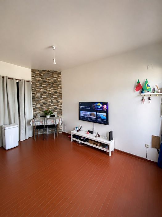 Aluga-se apartamento T1 em Vale de Cambra
