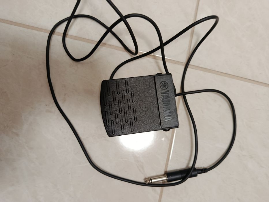 Лапка Yamaha електро піаніно