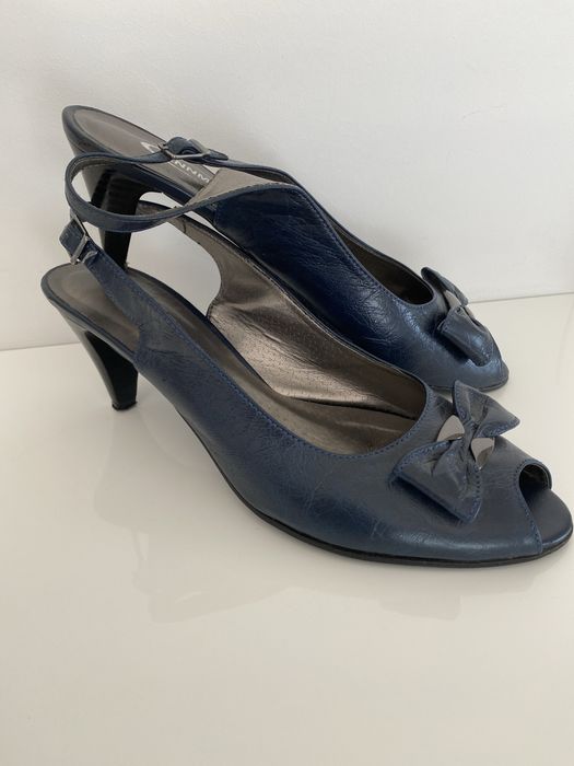 Sandałki na obcasie / 40