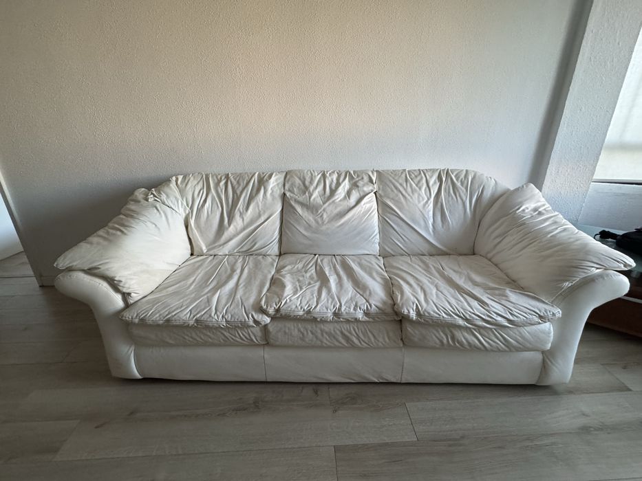 Sofá Branco Pele