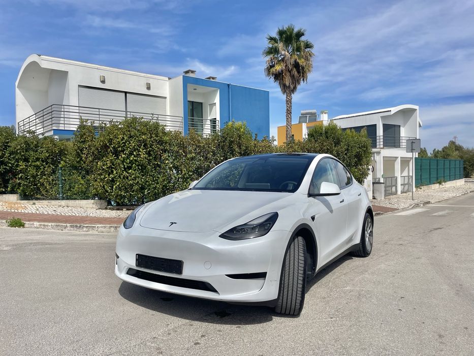 Tesla Model Y 2023 Standard Range