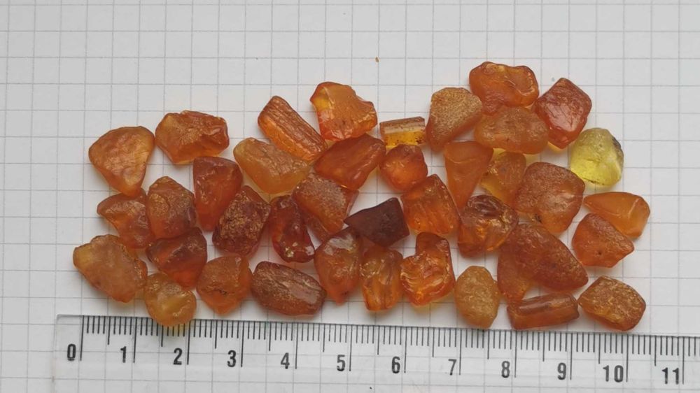 bursztyn bałtycki surowy 1 5 gramów