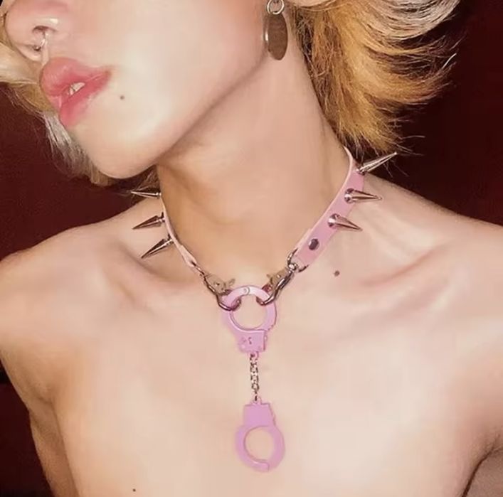 Чокер шипы, бант, наручники, пули, крест готика цены в описании