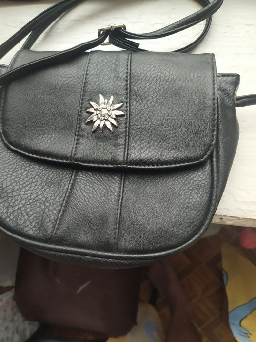 Продам сумочку женскую.