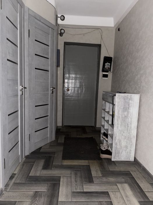 Здам подобово 3-кімнатну картиру.