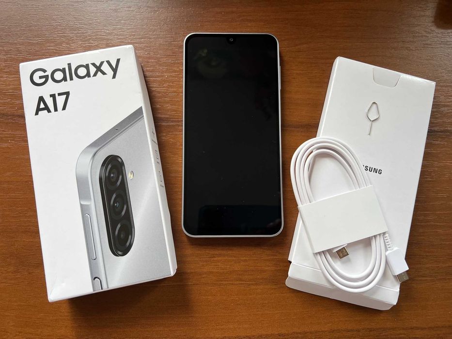 SAMSUNG GALAXY A17 6+128 ГБ сірого кольору