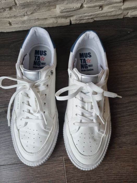 Buty Mustang rozmiar 39