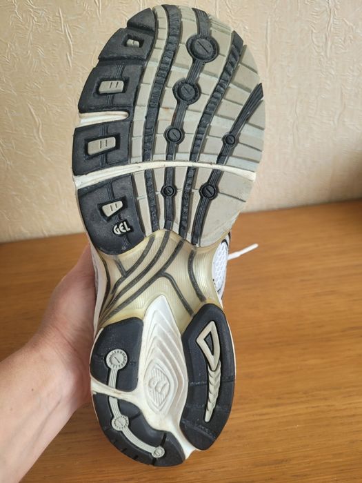 Кросівки Asics Gel White Silver.