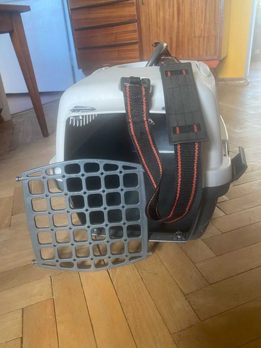 Сумка-переноска для животных.