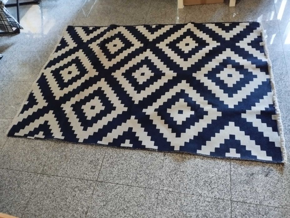 Tapete em excelente estado – 135x190 cm