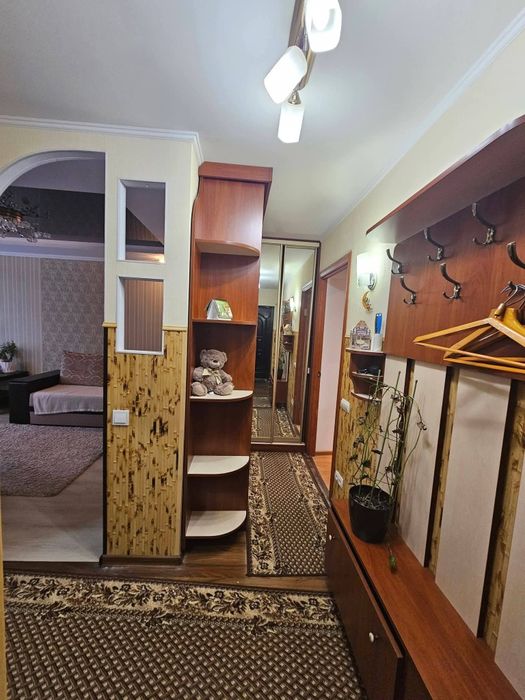 Продам 2-кім квартиру на другому поверсі