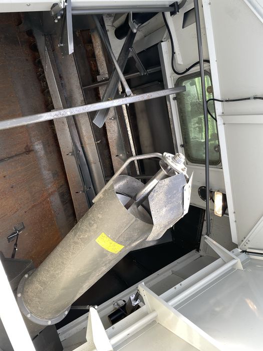 Комбайн CLAAS LEXION 670 2011 Vario750