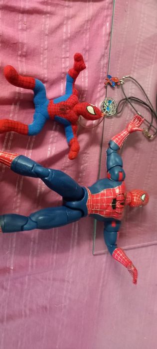 Figuras grandes  Incriveis + Homem Aranha e outros