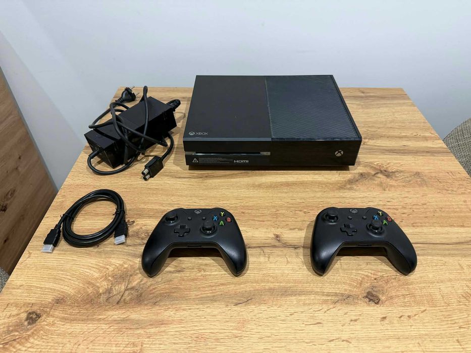 Okazja! Xbox one 500 GB + 2 pady i sporo gier! Super Stan! Gwarancja!