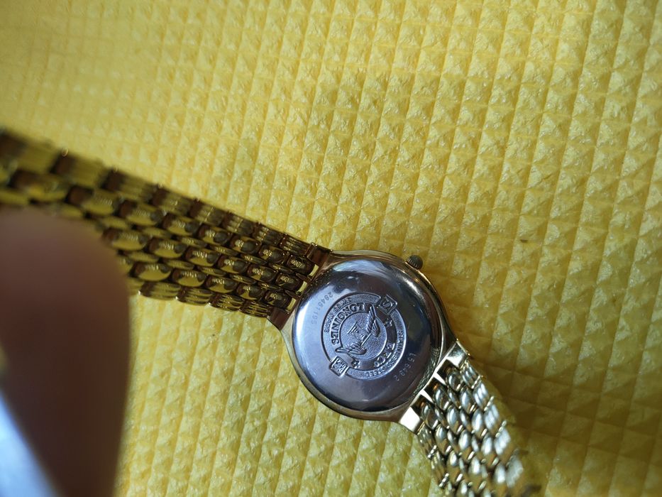 Продам кварцевые часы Longines