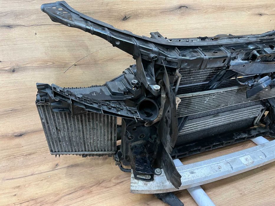 Pas przedni Audi Q7 3.0 TDI Automat