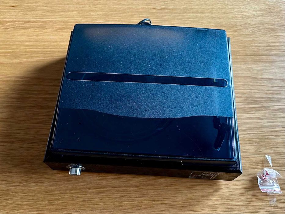 Gramofon elektryczny czarny z głośnikami - DG-013 + igła