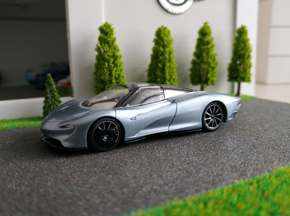 McLaren Speedtail 1:64 LCD