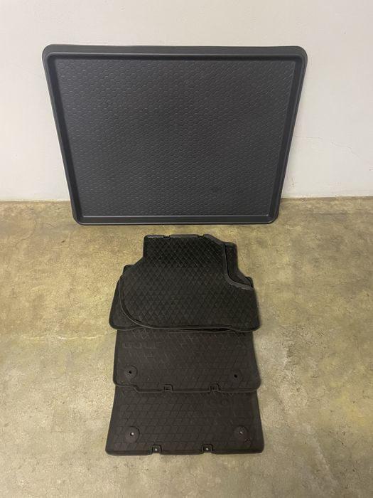 Jogo tapetes ORIGINAIS + proteção mala para VW GOLF VI