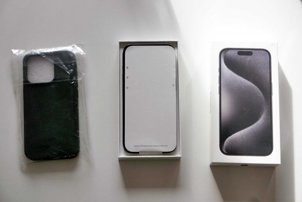 Iphone 15 Pro com Fatura e Garantia (Rádio Popular)