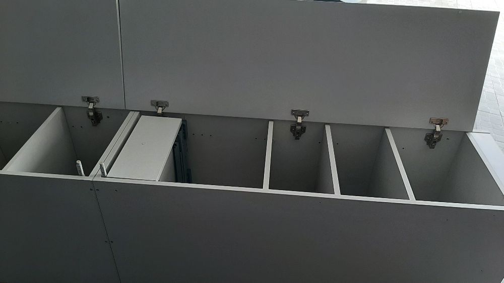 Móvel em melamina cinza claro