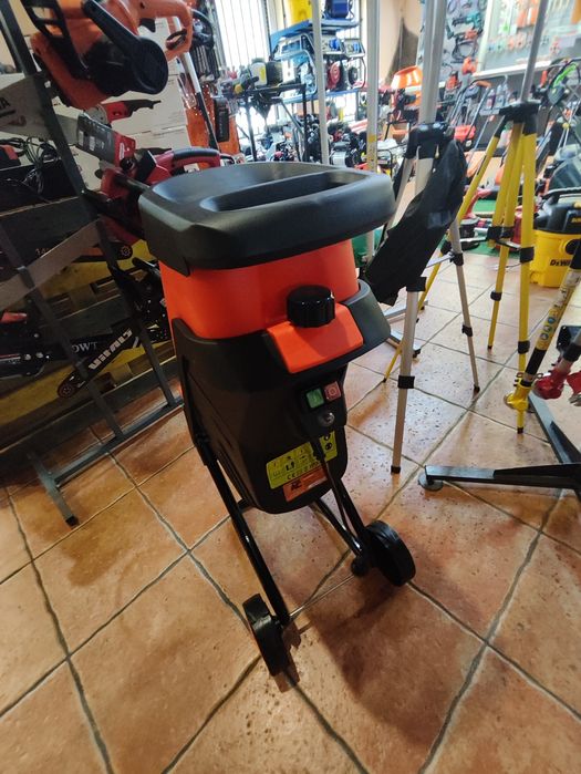 Измельчитель веток ТехАС ТА-SH2600/2,6кВт/до 45мм/Гарантия2/сетевой/90