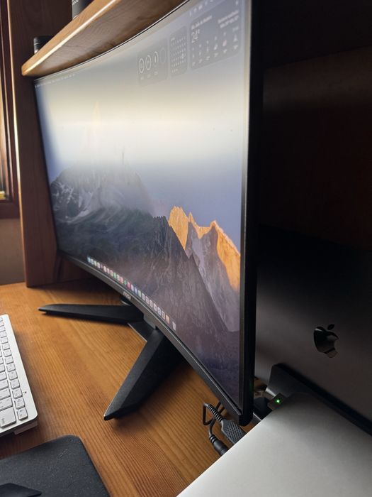 Monitor Curvo MSI MAG 274CQF 27”