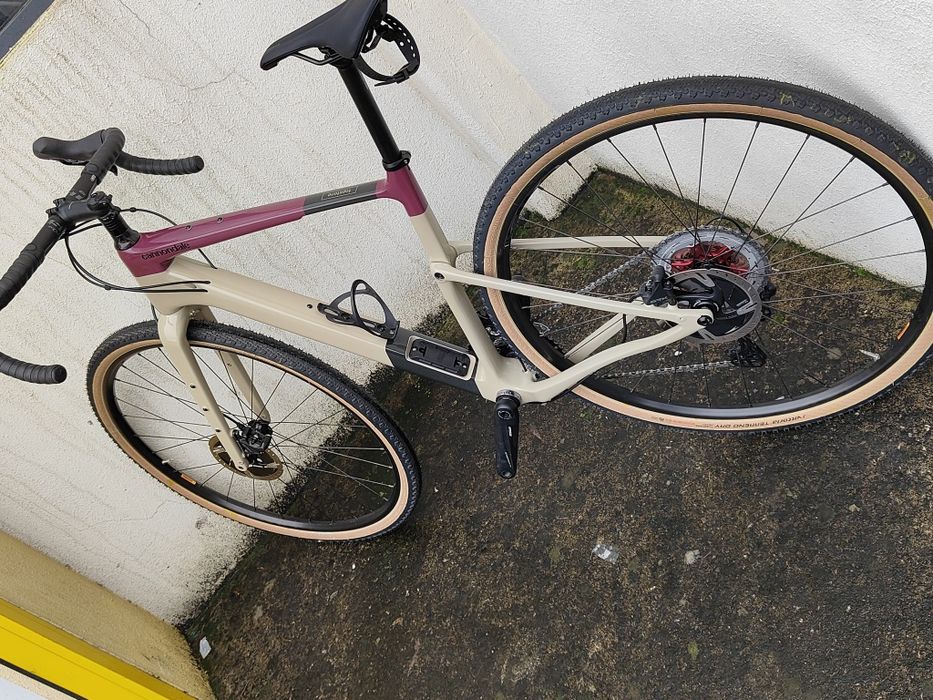 Aceito retomas 
Bicicleta Cannondale gravel Topstone Carbon 3 Quicksan