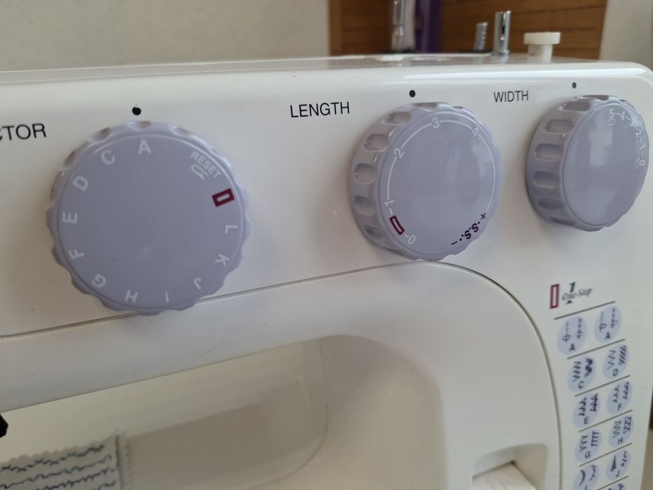 Швейна машина JANOME VS56S
