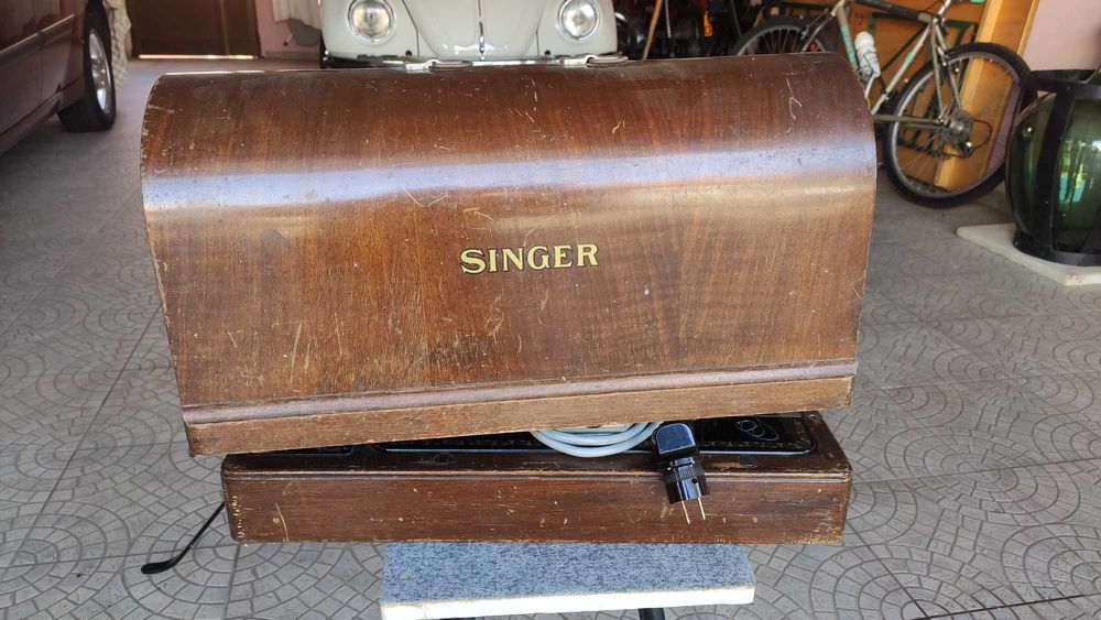 Máquina De Costura Singer Antiga de Pedal & Motor B.R.J.7