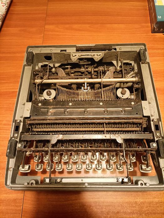 Máquina de Escrever Remington Travel-Riter Deluxe Vintage/Restauro
