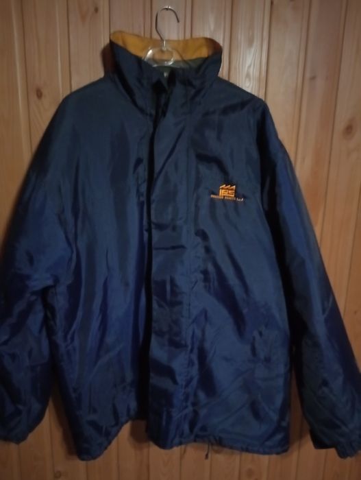 Продам зимову куртку(