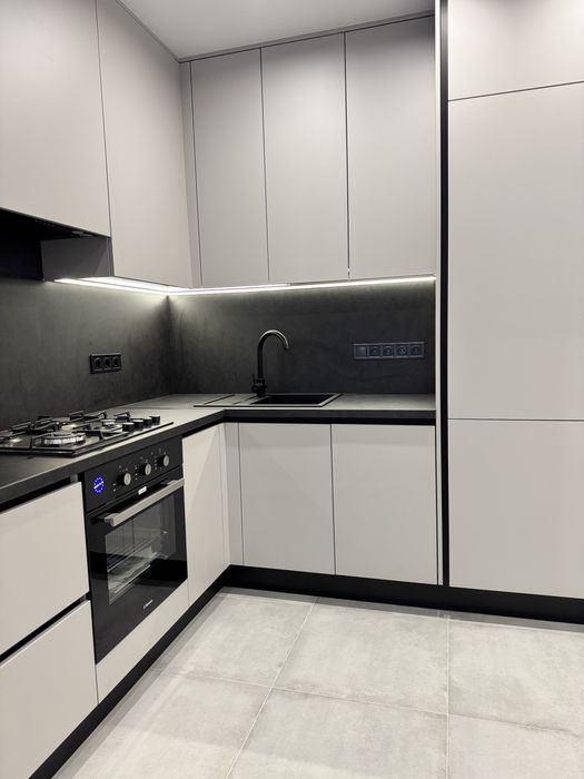 Продаж квартири в ЖК Молодість з ремонтом